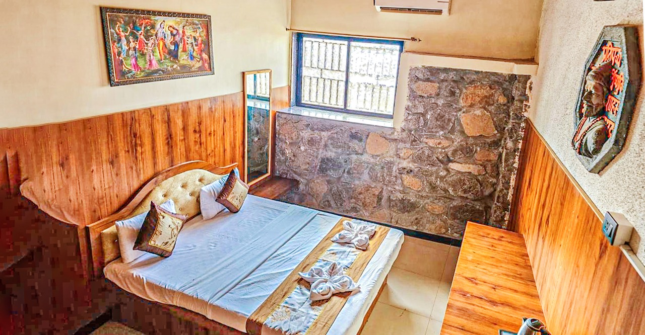 Vishrambaug Wada Heritage Rooms